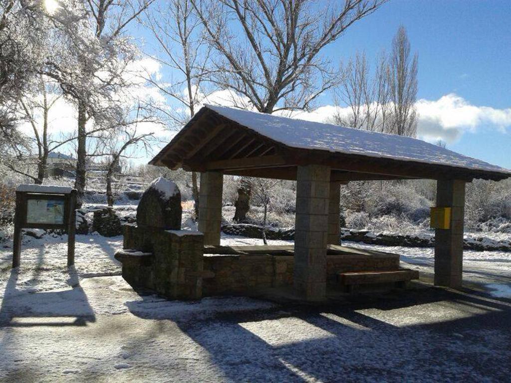 Cabanas Vallecino Manzanal de los Infantes Exterior photo